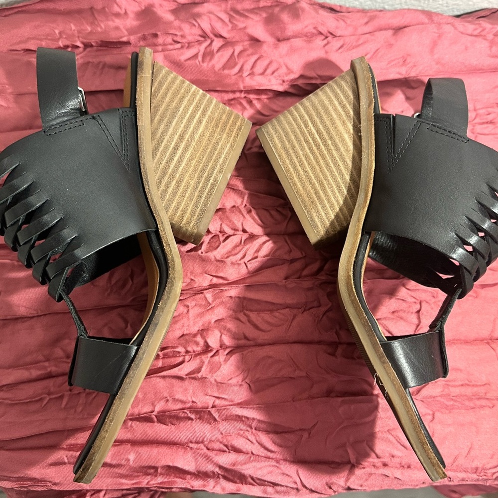 LUCKY BRAND🍀 - Black Leather Woven Wedge Sandals / huaraches - Picture 5 of 6